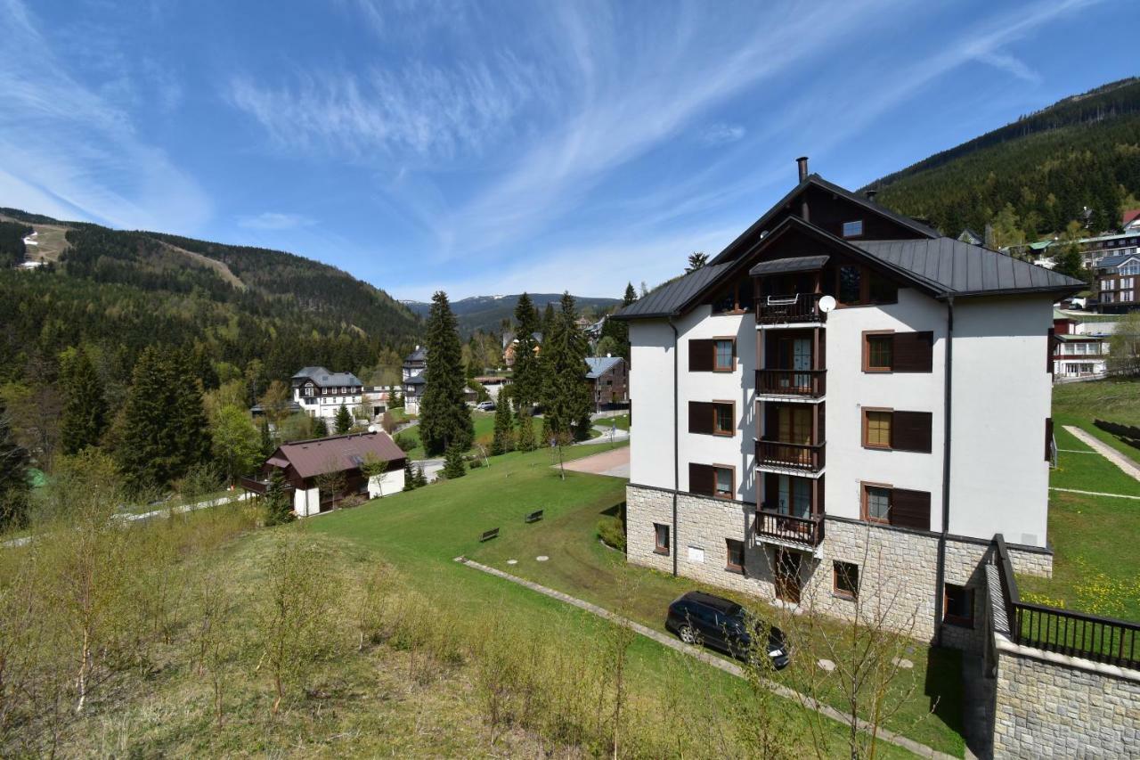 Apartment Dalibor II With Private Entrance And Private Garage Špindlerŭv Mlýn Luaran gambar