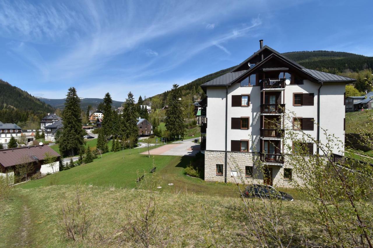 Apartment Dalibor II With Private Entrance And Private Garage Špindlerŭv Mlýn Luaran gambar
